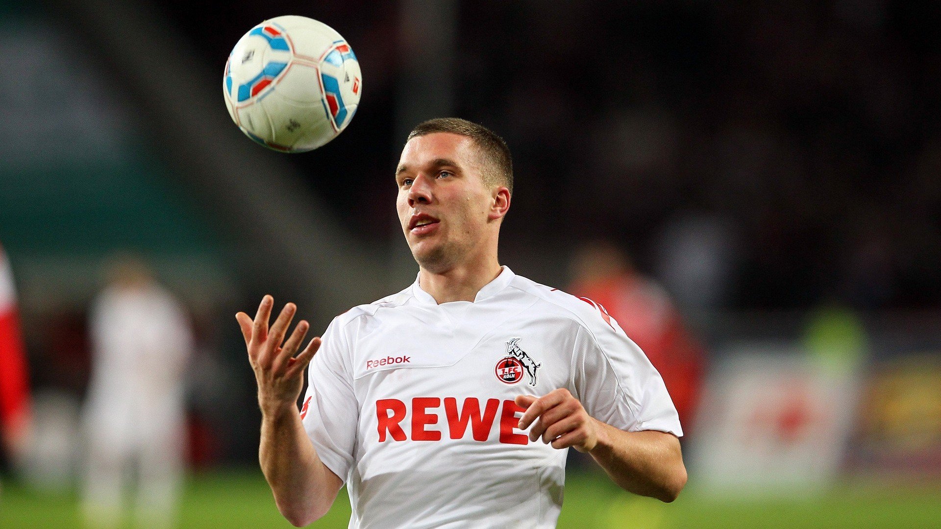 世界杯预选赛冷门盘点：多支传统强队客场失足